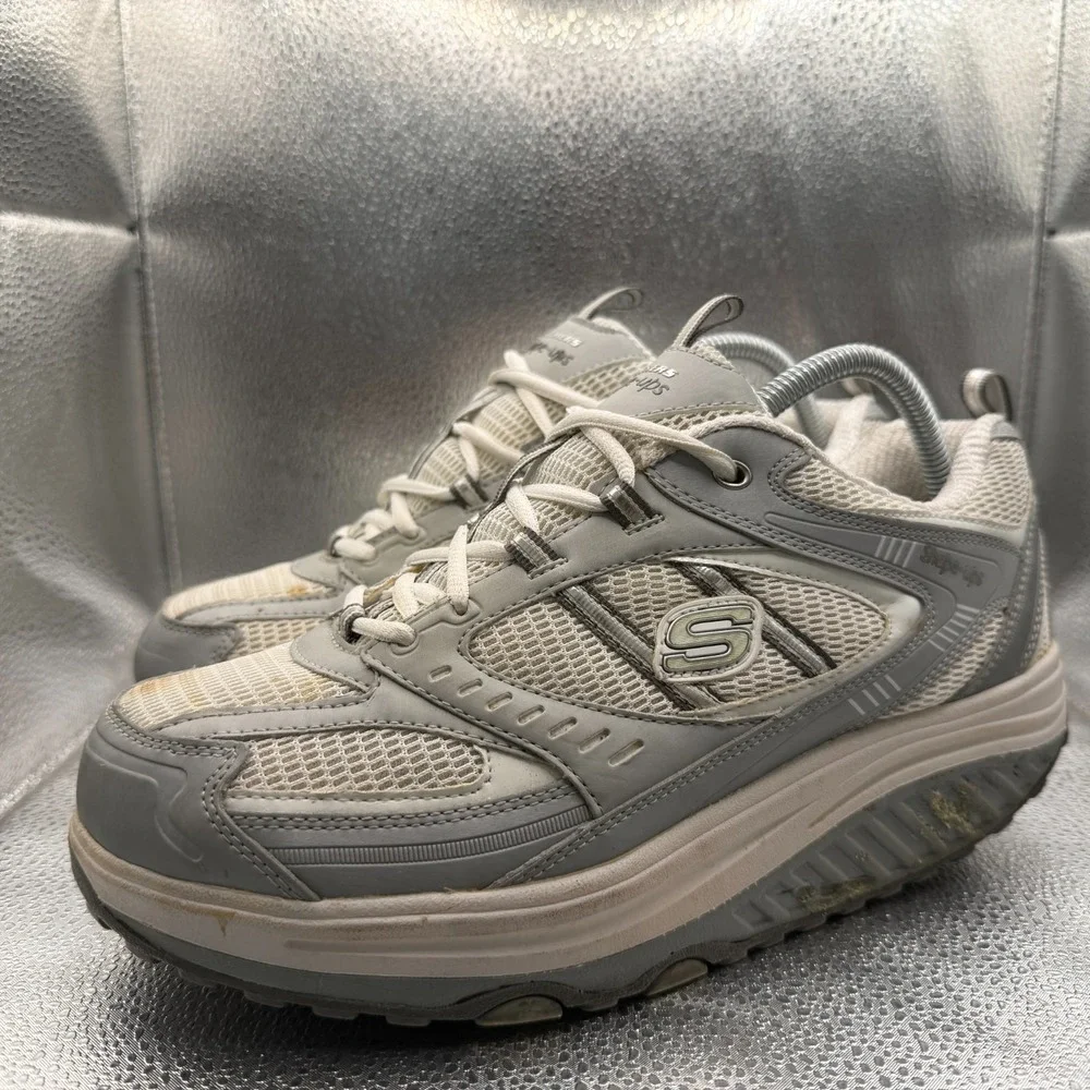 Skechers product pair